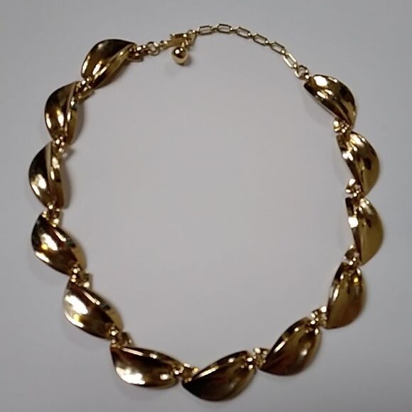 Vintage Trifari Women's Necklace Tone Gold - Picture 1 of 9